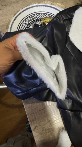 Abrigo Piel Negro con Borreguito Blanco