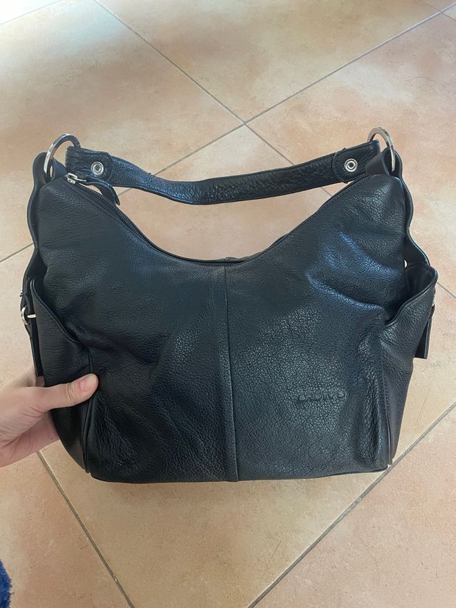 Bolso de piel negro