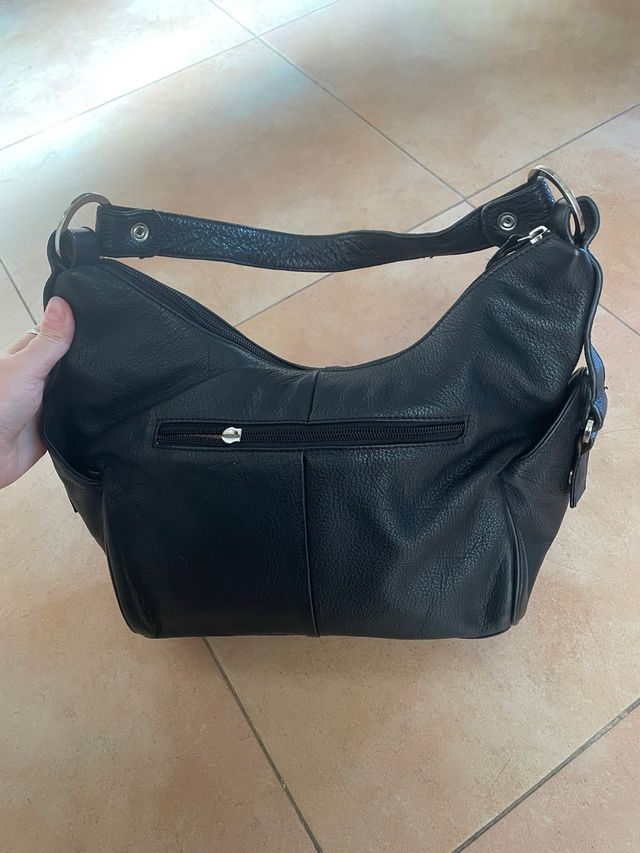 Bolso de piel negro