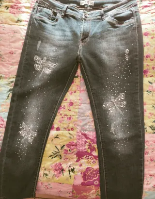 Pantalón vaquero chica con mariposas