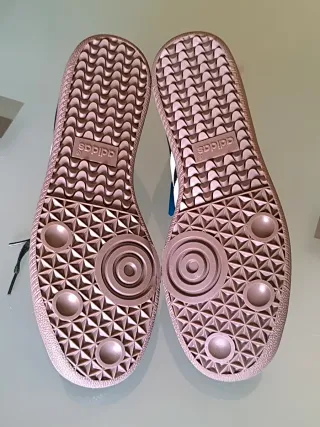 Zapatillas Adîdas Negras Blancas