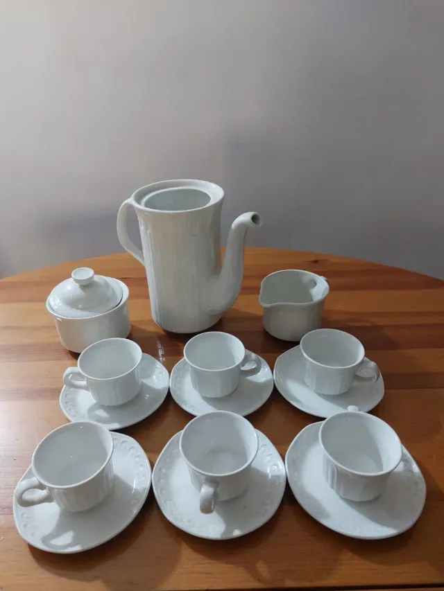 Juego de té de porcelana