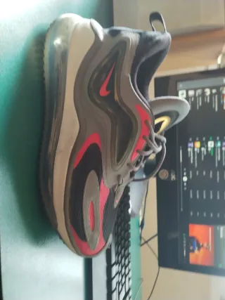 Zapatillas Adidas Negras y Blancas