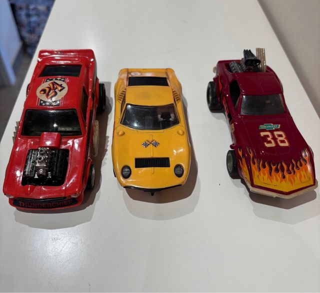 Lote Scalextric: Maletín + 9 Coches (+2 regalo)