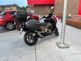 Honda Integra 750 con maletas, GPS , CarPlay, cale