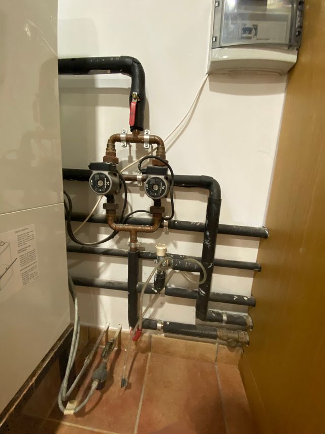 Bomba circulación GRUNDFOS UPS 25-60  180