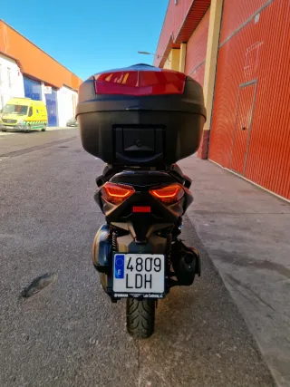 Yamaha Xmax 300 Iron Max