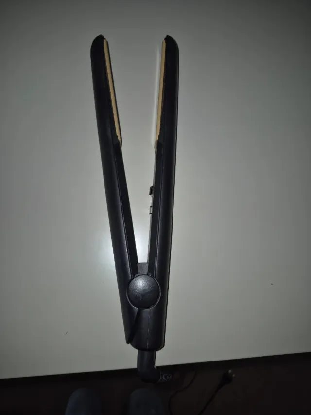 Plancha de pelo GHD negra