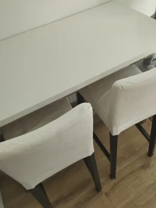 Mesa alta Ikea + 2 Sillas Henriksdal