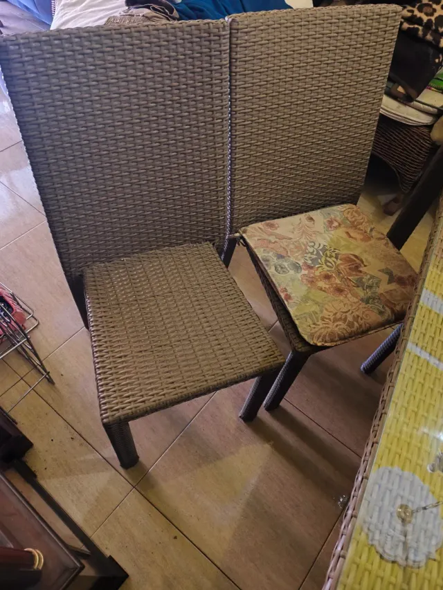 Mesa y sillas de jardín estilo rattan