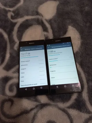 Lote 2 cellulari Sony Xperia