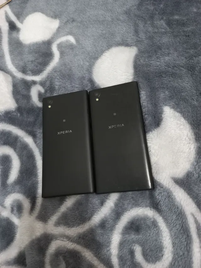 Lote 2 cellulari Sony Xperia
