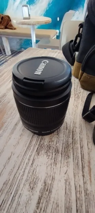 Cámara Canon 1100D + Objetivo 18-55mm