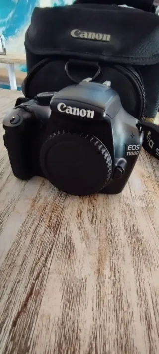 Cámara Canon 1100D + Objetivo 18-55mm