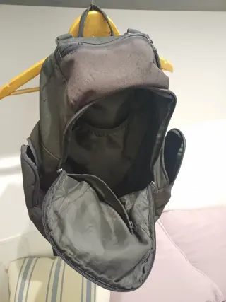 Mochila DC Shoes Negra y Gris