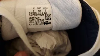 Zapatillas Lacoste Blancas y Azul Marino.