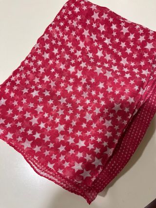 Pañuelo estrellas y topos rojo y blanco