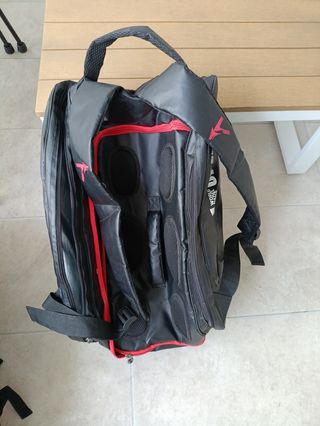 Paletero pádel negro y rojo