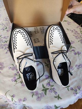 Zapatos Creepers Blancos con Cordones