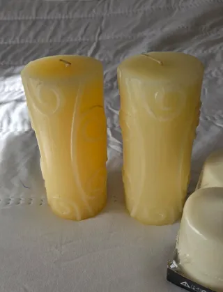 2 Velas Vainilla y 4 blancas Marca ikea,todas 6€