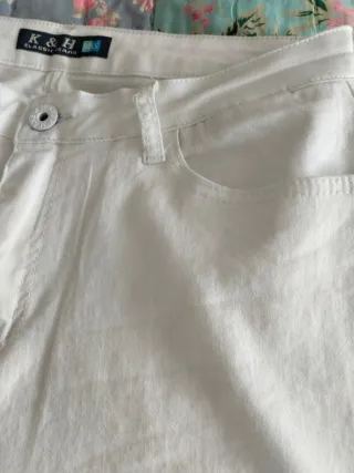 Pantalones blancos con brillos