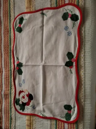 Pano de mesa Natalício com Pai Natal