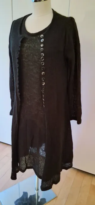 Abito e cardigan, completo in maglia nero