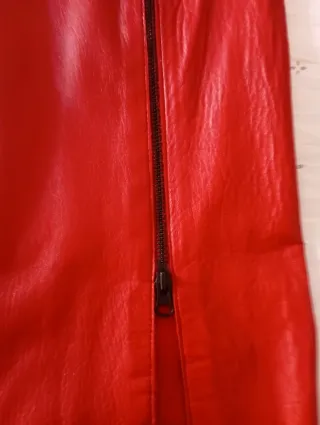 Falda piel roja cremallera