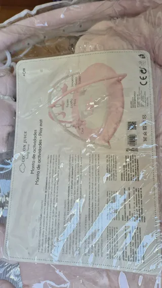 Manta de actividades para bebé rosa