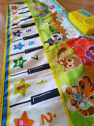 Piano de suelo musical infantil