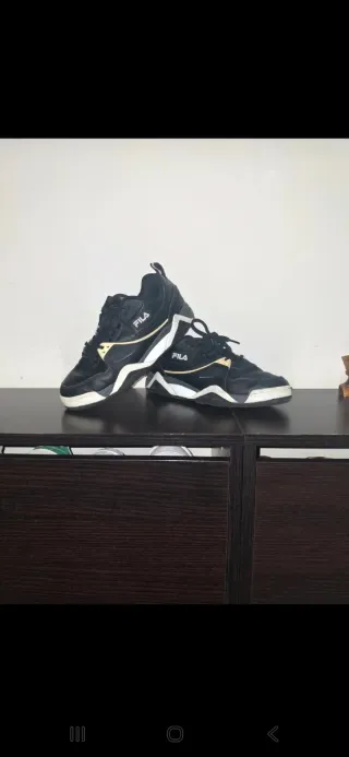 Scarpe Fila nere e bianco