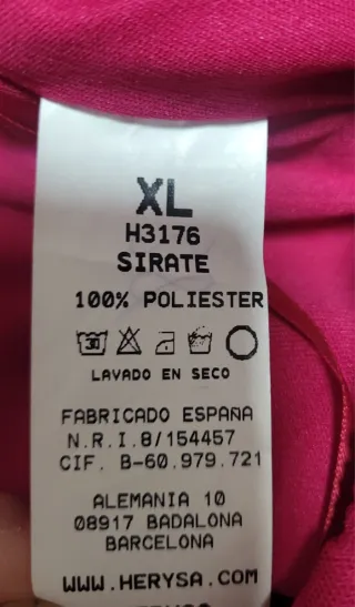 Vestido rosa con encaje y volantes