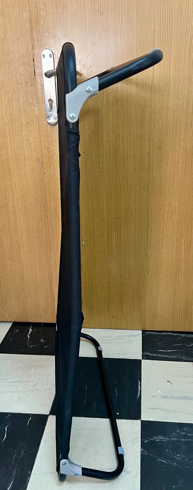 Cama elevada para perros impermeable