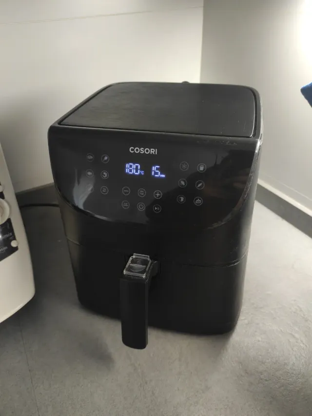 Freidora de aire Cosori negra