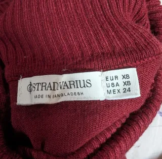 Jersey Stradivarius cuello alto burdeos