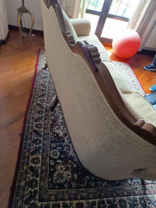 Sofá clásico tela y madera