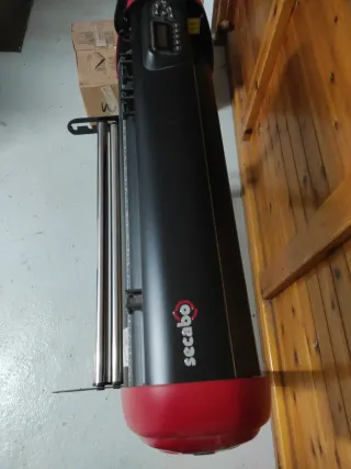 Plotter da taglio per vinile Secabo modello C40