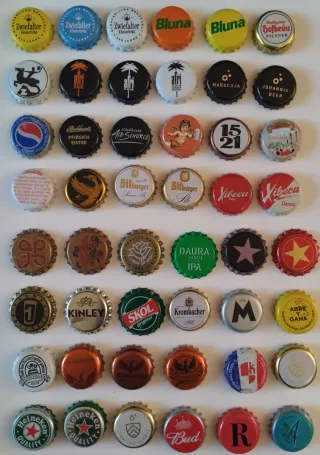 Lote di Tappi di Bottiglie Varie