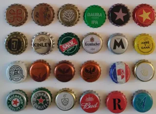 Lote di Tappi di Bottiglie Varie