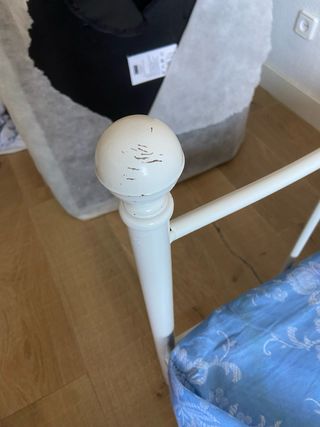 Cama individual metálica con colchón