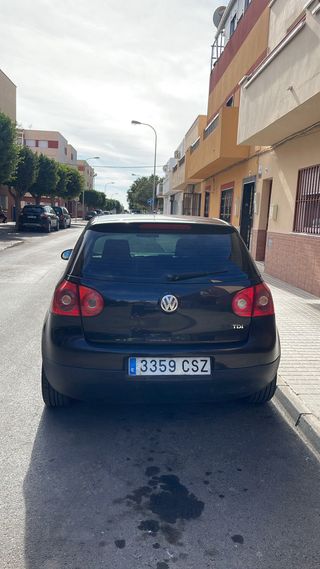 Volkswagen Golf 2004