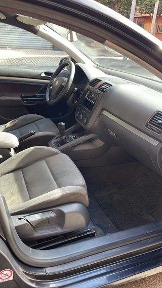 Volkswagen Golf 2004