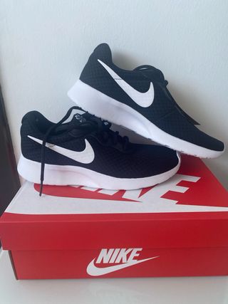 Nike Tanjun Zapatillas Negras Talla 37.5