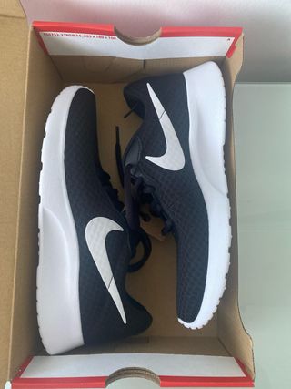 Nike Tanjun Zapatillas Negras Talla 37.5