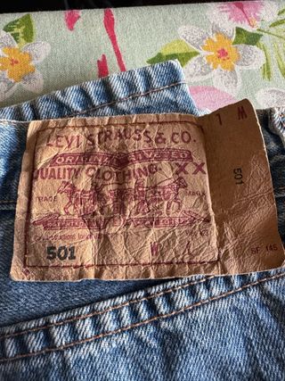 Pantalones Levis 501 Beige y Azul