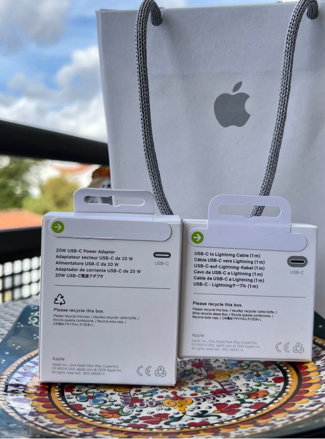 Caricabatterie completo iPhone originale Apple nuovo