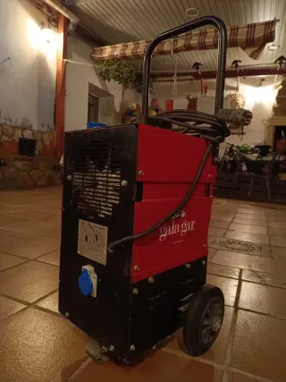 Grupo de soldar eléctrico.