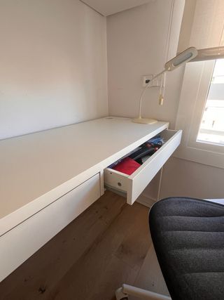 Mesa escritorio y silla despacho Blanca