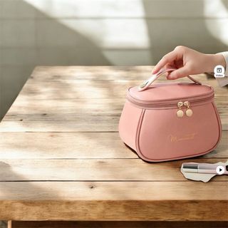 Beauty case rosa spazioso e funzionale