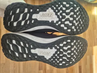 Zapatillas Nike Revolution Negro/Granate